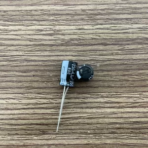 Tụ Hóa 4.7uF 250V Rubycon 8x12mm